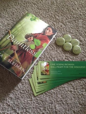 Who wants some Dauntless Swag?? Signed&nbsp;book?